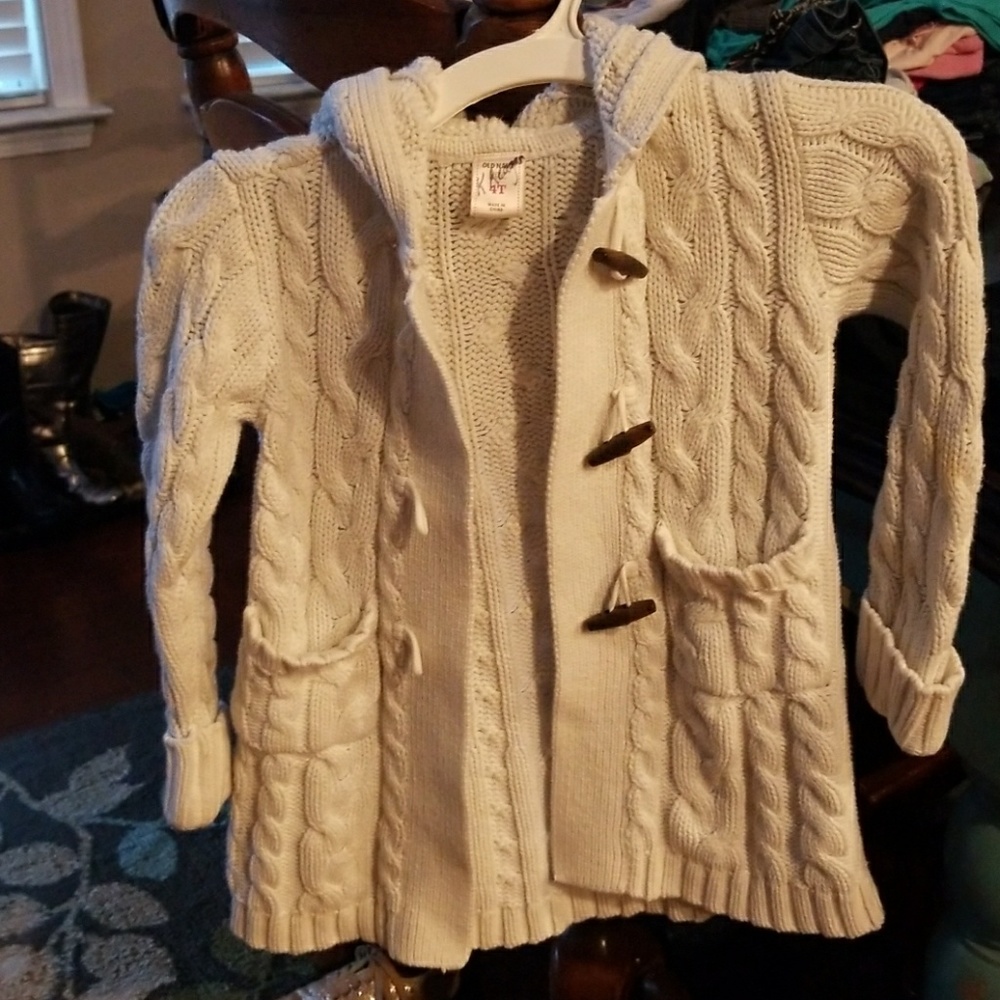 Girls sweater